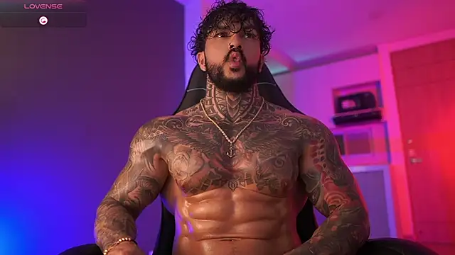 Snapshot of mariano_costa chatting on 10-21-25, 03:40 mariano costa online show from 10-21-25, 03:40