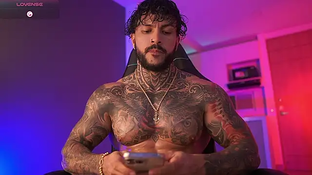 Snapshot of mariano_costa chatting on 10-28-25, 05:22 mariano costa online show from 10-28-25, 05:22