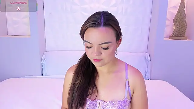 EmilyRouss  online show from 11-04-25, 07:13