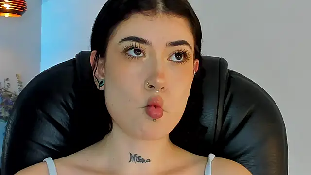 melody suarez online show from 01-05-25, 08:21