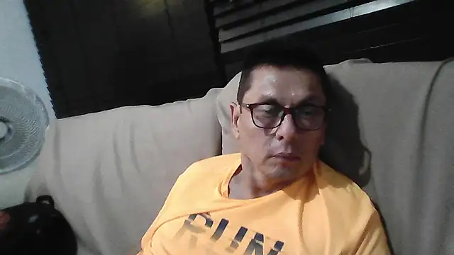 MarcusKelvin online show from 10-11-25, 01:49