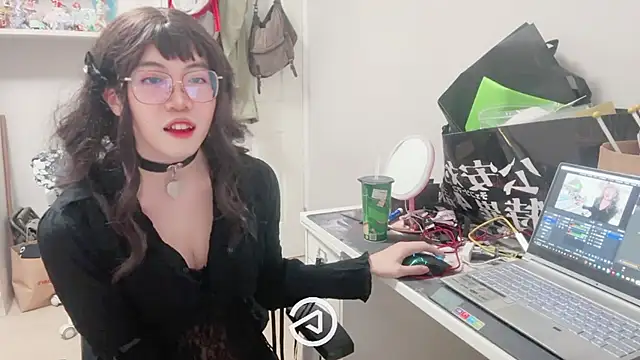 Snapshot of yahanr chatting on 10-02-25, 04:47 yahanr online show from 10-02-25, 04:47