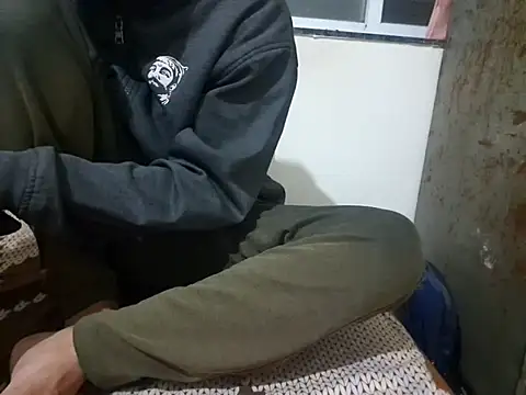 Jonrobinso online show from 12-17-25, 03:18