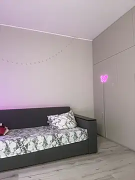 LoveLuna  online show from 10-06-25, 06:16