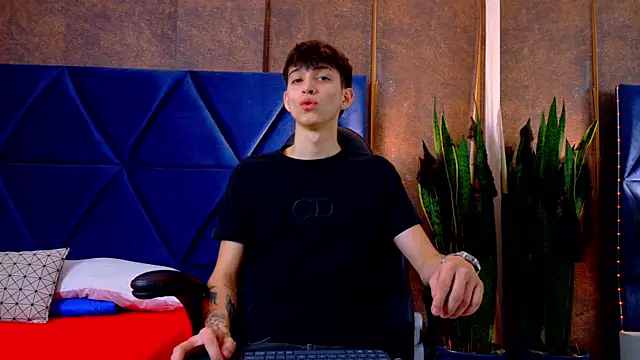 Lion Foster01 online show from 10-21-25, 11:55