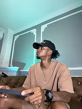 Snapshot of AaronCruz_ chatting on 01-14-25, 05:34 AaronCruz online show from 01-14-25, 05:34