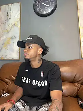 Snapshot of AaronCruz_ chatting on 01-24-25, 07:07 AaronCruz online show from 01-24-25, 07:07