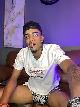 Snapshot of AaronCruz_ chatting on 01-28-25, 11:17 AaronCruz online show from 01-28-25, 11:17