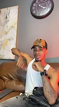 Snapshot of AaronCruz_ chatting on 02-13-25, 01:15 AaronCruz online show from 02-13-25, 01:15