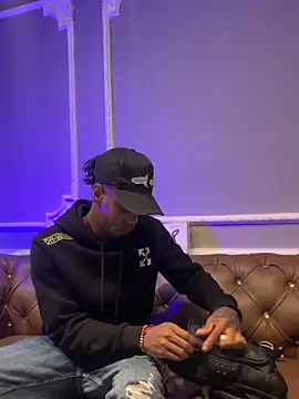 Snapshot of AaronCruz_ chatting on 02-27-25, 12:34 AaronCruz online show from 02-27-25, 12:34