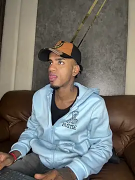 Snapshot of AaronCruz_ chatting on 03-03-25, 01:20 AaronCruz online show from 03-03-25, 01:20