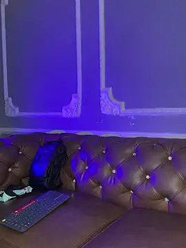 Snapshot of AaronCruz_ chatting on 03-07-25, 07:16 AaronCruz online show from 03-07-25, 07:16