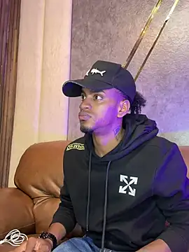 Snapshot of AaronCruz_ chatting on 03-12-25, 07:38 AaronCruz online show from 03-12-25, 07:38