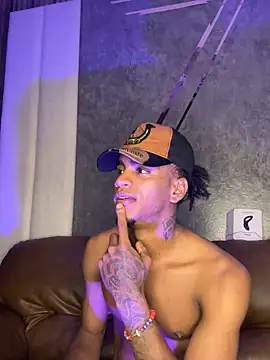 Snapshot of AaronCruz_ chatting on 03-14-25, 01:37 AaronCruz online show from 03-14-25, 01:37