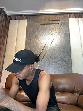 Snapshot of AaronCruz_ chatting on 03-18-25, 07:10 AaronCruz online show from 03-18-25, 07:10