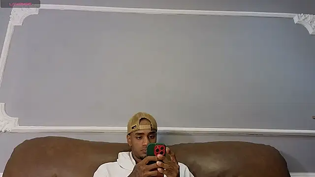 Snapshot of AaronCruz_ chatting on 09-16-25, 01:01 AaronCruz online show from 09-16-25, 01:01