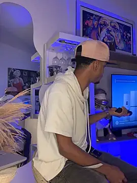 Snapshot of AaronCruz_ chatting on 10-10-25, 06:01 AaronCruz online show from 10-10-25, 06:01