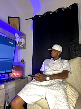 Snapshot of AaronCruz_ chatting on 10-23-25, 02:00 AaronCruz online show from 10-23-25, 02:00