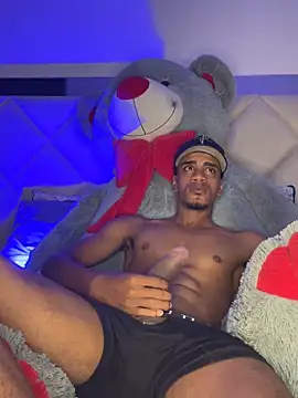 AaronCruz  online show from 11-09-25, 07:17