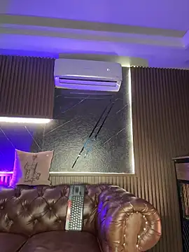 AaronCruz  online show from 02-13-26, 09:33