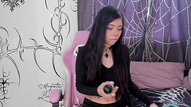 Snapshot of AlyRoses chatting on 06-17-26, 04:19 AlyRoses online show from 06-17-26, 04:19