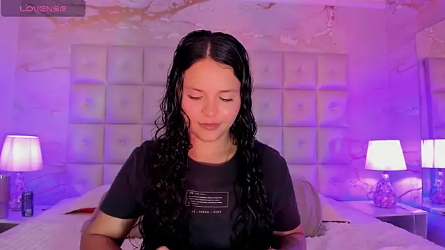 Snapshot of LottiCarter chatting on 02-05-25, 03:13 LottiCarter online show from 02-05-25, 03:13