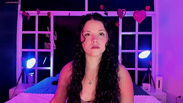 Snapshot of LottiCarter chatting on 02-07-25, 01:25 LottiCarter online show from 02-07-25, 01:25