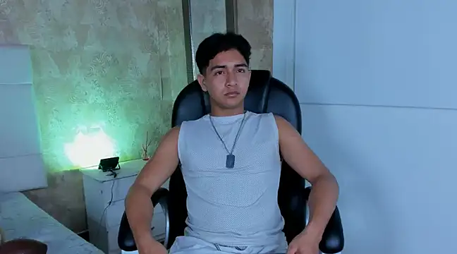 Snapshot of Muichiro_tokito1 chatting on 12-21-24, 03:58 Muichiro tokito1 online show from 12-21-24, 03:58