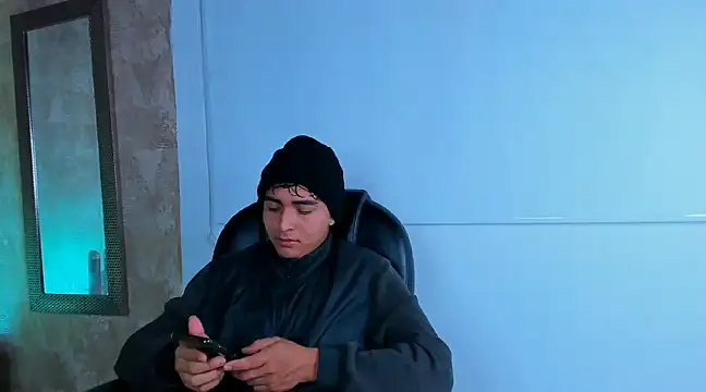 Snapshot of Muichiro_tokito1 chatting on 12-22-24, 04:39 Muichiro tokito1 online show from 12-22-24, 04:39