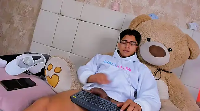 Snapshot of Muichiro_tokito1 chatting on 12-23-24, 10:42 Muichiro tokito1 online show from 12-23-24, 10:42