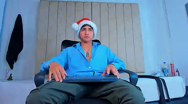 Snapshot of Muichiro_tokito1 chatting on 12-27-24, 04:47 Muichiro tokito1 online show from 12-27-24, 04:47