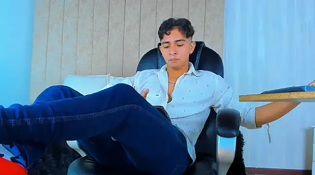 Snapshot of Muichiro_tokito1 chatting on 02-27-25, 04:09 Muichiro tokito1 online show from 02-27-25, 04:09