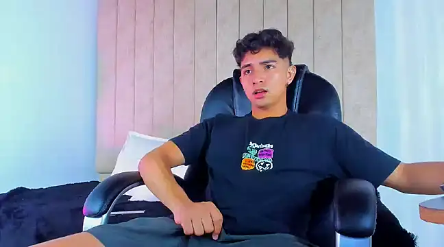 Snapshot of Muichiro_tokito1 chatting on 02-28-25, 03:48 Muichiro tokito1 online show from 02-28-25, 03:48