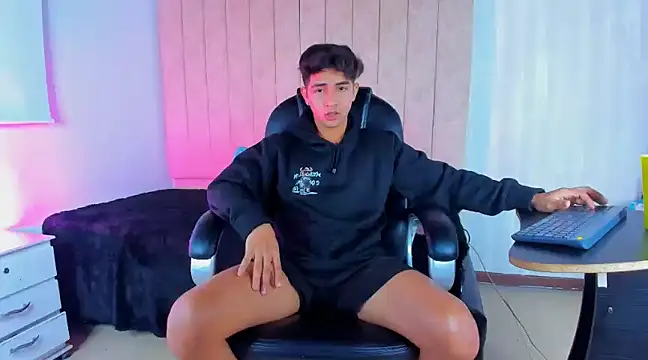 Snapshot of Muichiro_tokito1 chatting on 03-14-25, 03:15 Muichiro tokito1 online show from 03-14-25, 03:15