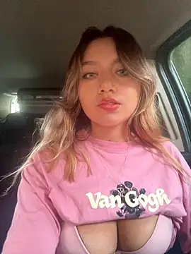 amanda-medrano1 online show from 12-22-25, 04:59