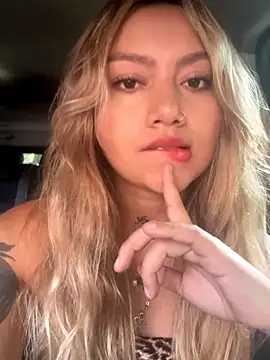 amanda-medrano1 online show from 01-07-26, 02:30