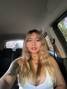 amanda-medrano1 online show from 03-28-26, 02:49