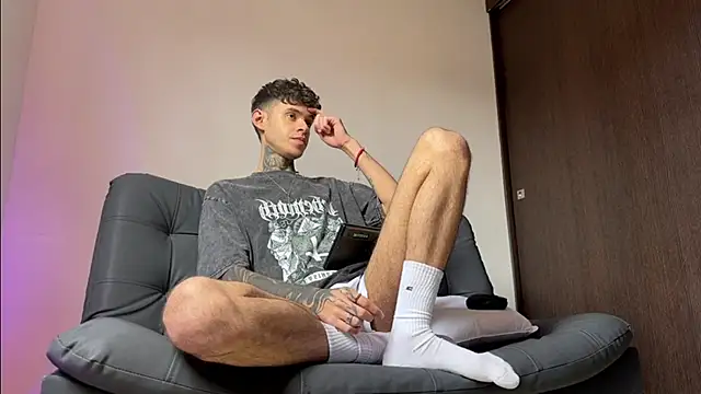 Saturno v online show from 03-17-25, 10:49