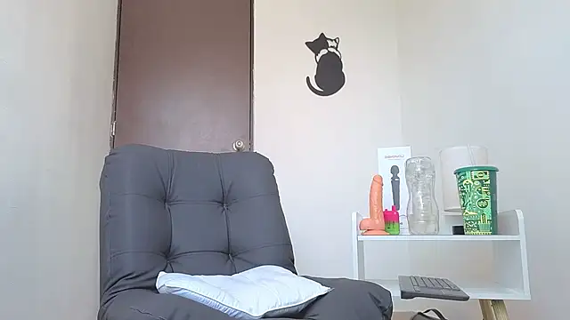 Saturno v online show from 10-24-25, 02:35