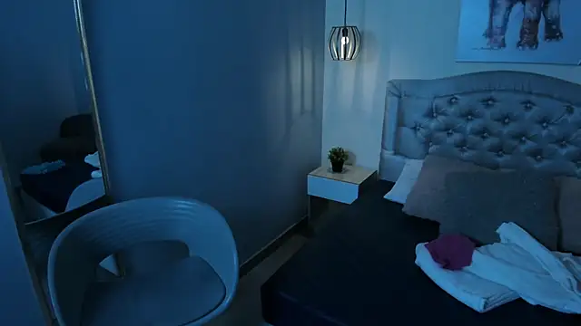 escarleth   online show from 04-20-26, 01:58