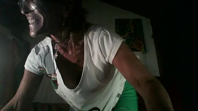 Snapshot of sabinytahot chatting on 12-24-24, 03:27 sabinytahot online show from 12-24-24, 03:27