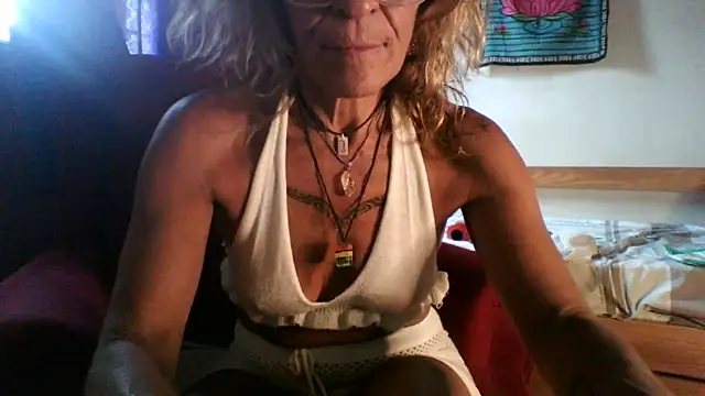 Snapshot of sabinytahot chatting on 01-17-25, 07:38 sabinytahot online show from 01-17-25, 07:38