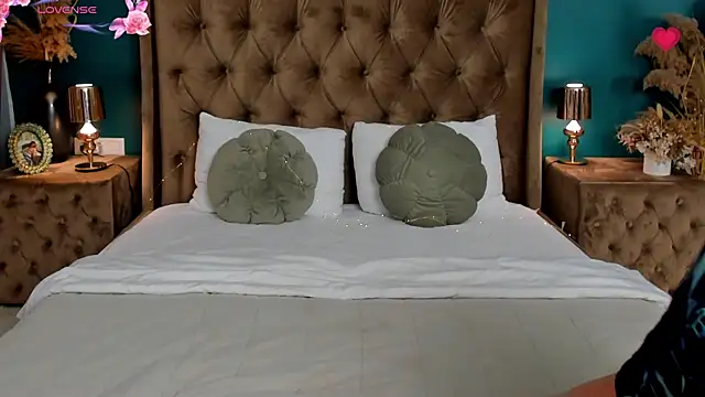 Snapshot of CalyMoon chatting on 01-13-26, 01:16 CalyMoon online show from 01-13-26, 01:16