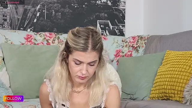 Sarah-Hart online show from 09-16-25, 06:36