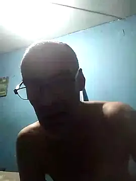 Snapshot of hugosafado333 chatting on 12-20-24, 05:25 hugosafado333 online show from 12-20-24, 05:25