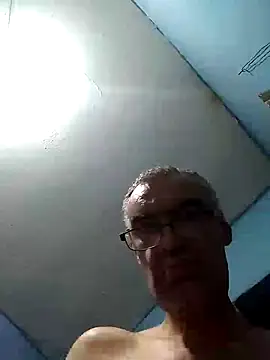 Snapshot of hugosafado333 chatting on 01-14-25, 01:15 hugosafado333 online show from 01-14-25, 01:15