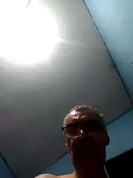 Snapshot of hugosafado333 chatting on 01-17-25, 05:11 hugosafado333 online show from 01-17-25, 05:11