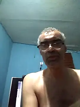 Snapshot of hugosafado333 chatting on 01-26-25, 04:20 hugosafado333 online show from 01-26-25, 04:20