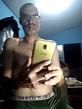 Snapshot of hugosafado333 chatting on 02-10-25, 05:58 hugosafado333 online show from 02-10-25, 05:58