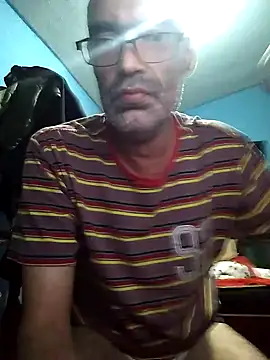 Snapshot of hugosafado333 chatting on 02-11-25, 05:37 hugosafado333 online show from 02-11-25, 05:37